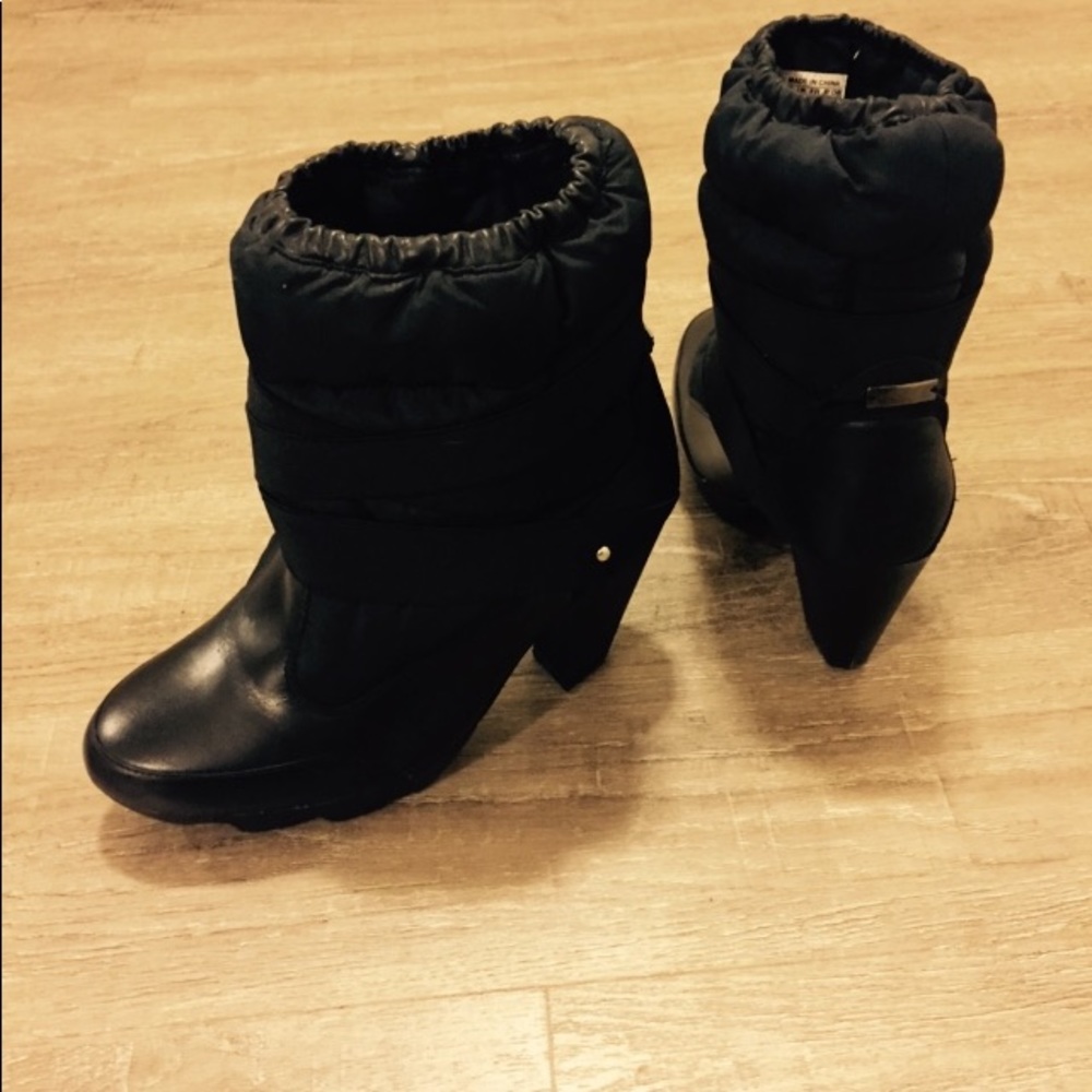 Adidas slvr boot